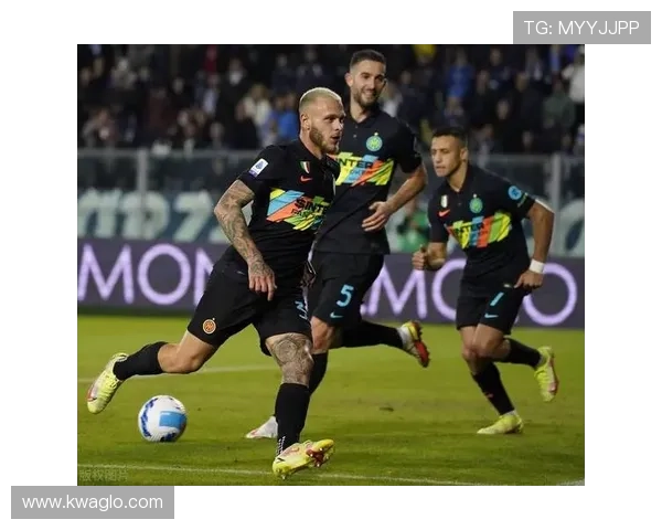 埃斯持续稳定的定位球表现助力球队实现关键胜利